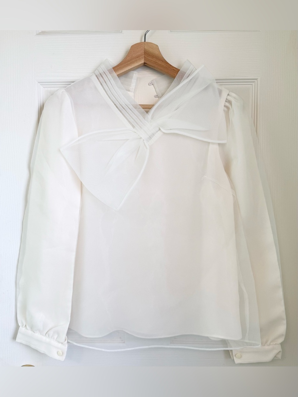 New White Bow-Neck Long Sleeve Top